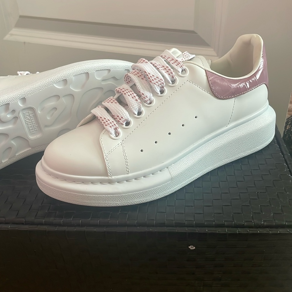 Alexander McQueen never worn